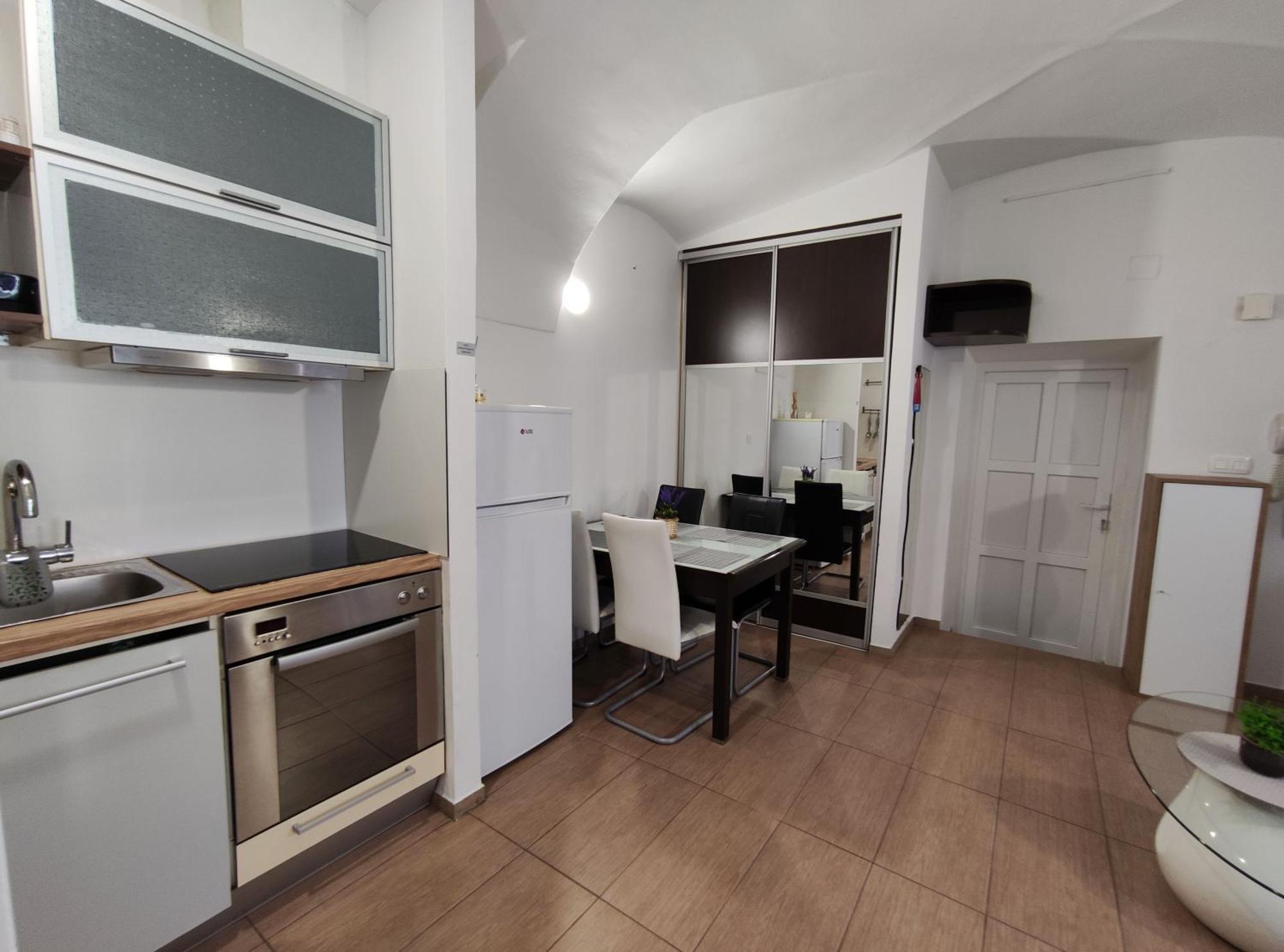 Studio Apartment Sisters 3-4 Ljubljana Exterior photo