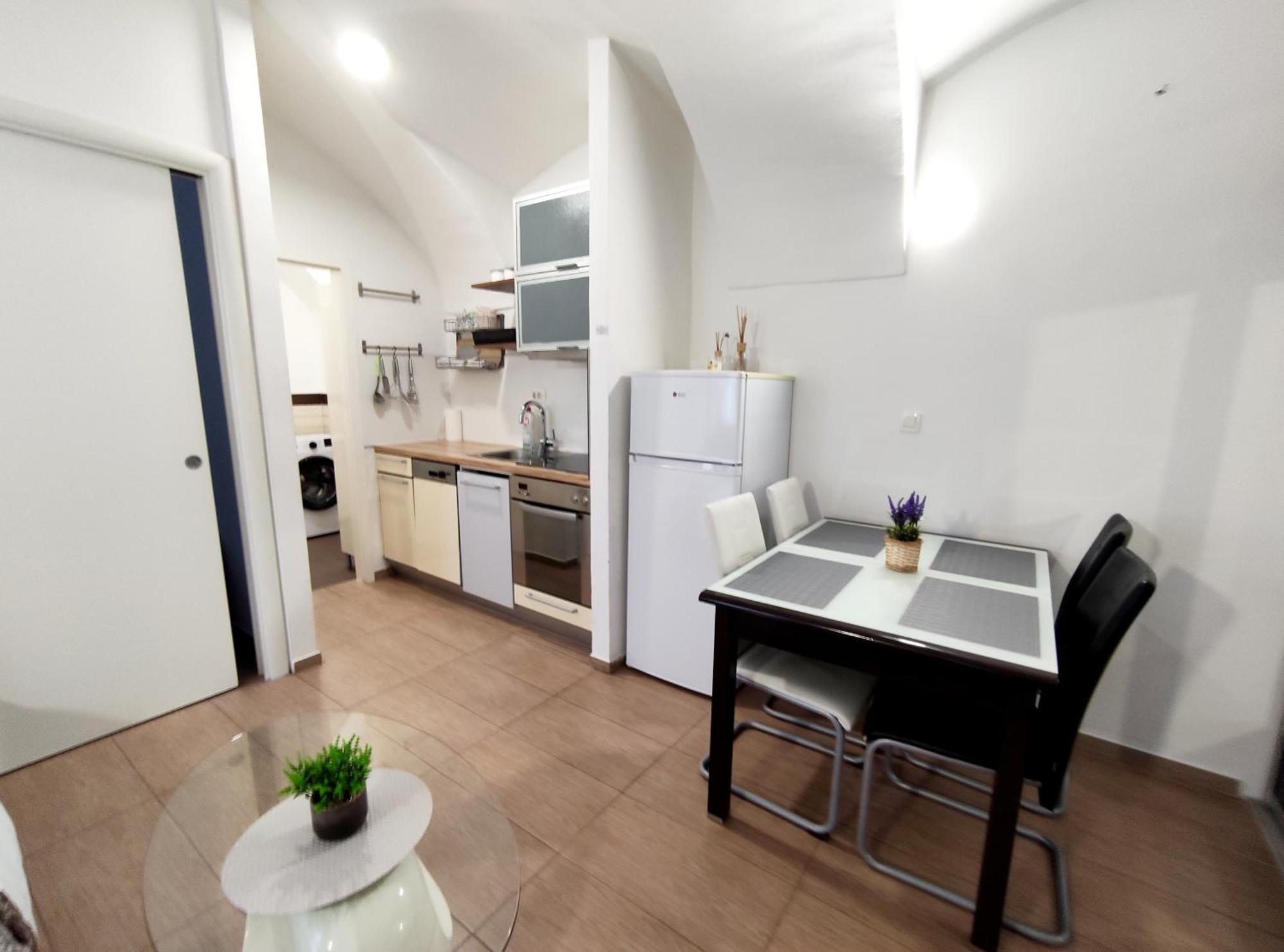 Studio Apartment Sisters 3-4 Ljubljana Exterior photo